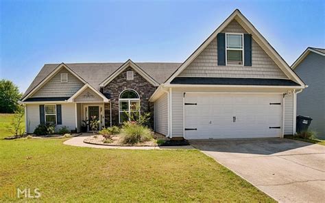 Come see this cozy 3 bedroom, 2 bath home nestled in a qu. . Winder ga 30680